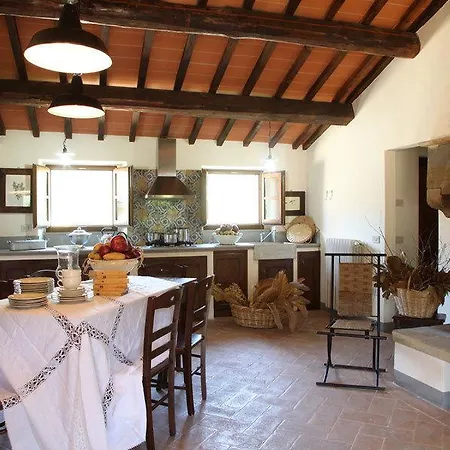 Il Pavone Kır Evi